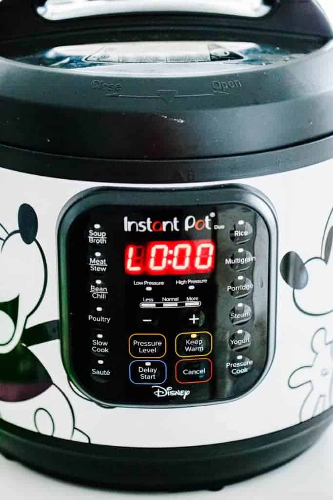 Instant Pot 6-Quart Duo Electric Pressure Cooker, 7-in-1 Yogurt Maker, Food  Steamer, Slow Cooker, Rice Cooker & More, Disney Mickey Mouse, White 